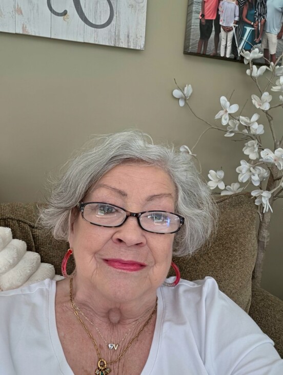 Meet the Posher Other - Meet your Posher, Vickie